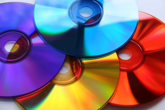 Personal Technology - From Floppy to CD, DVD to USB Drive - Quick Note on Evolution of Personal Storage Device CDs 